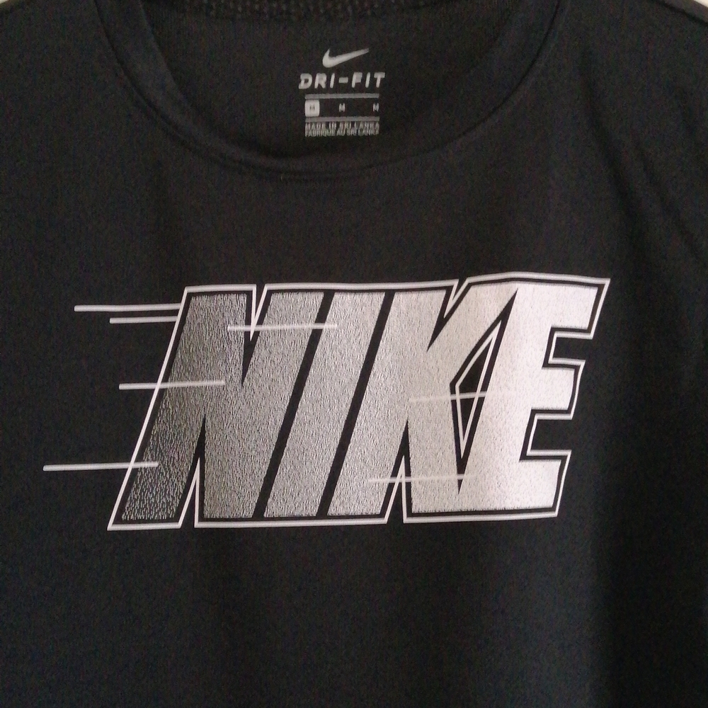 Nike Dri-Fit Kids Tshirt - Picture 2 of 5